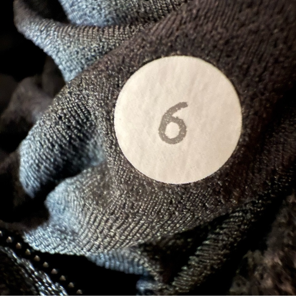 LULULEMON Stride Jacket - Picture 5 of 5